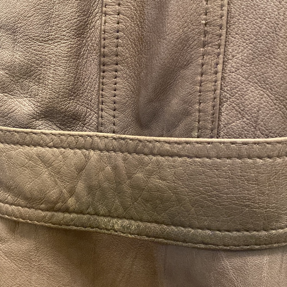 Leather jacket - Picture 8 of 9